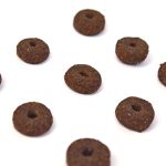 Close-up of Wildbest duck and chicken cat food kibble texture